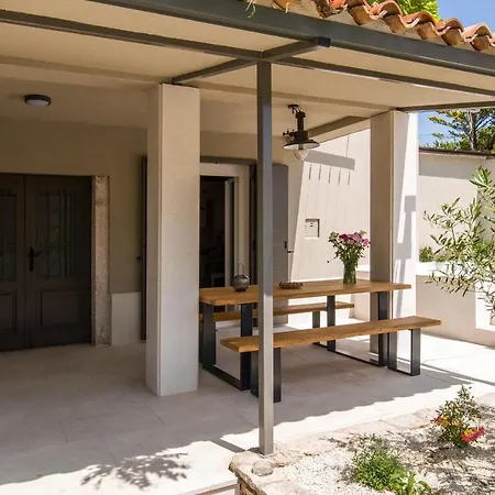 Casa Viko Vikendica Premantura